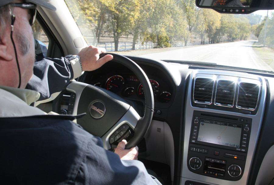  GMC Acadia 2011 года  (фото 4 из 70)